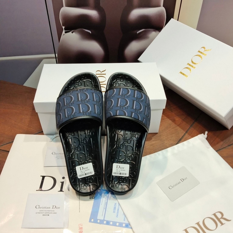 ch**an D*or slippers